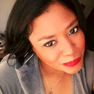 Meet your Posher, Dana